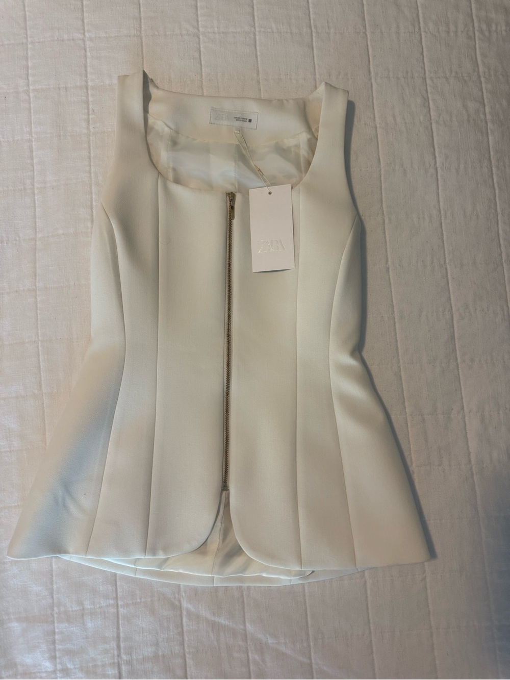 ZARA Women's Cream Sleeveless Zip-Front top